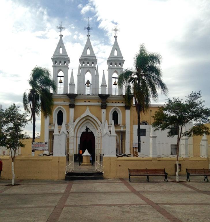 Hotel Mi Pueblito Tonala  Bagian luar foto