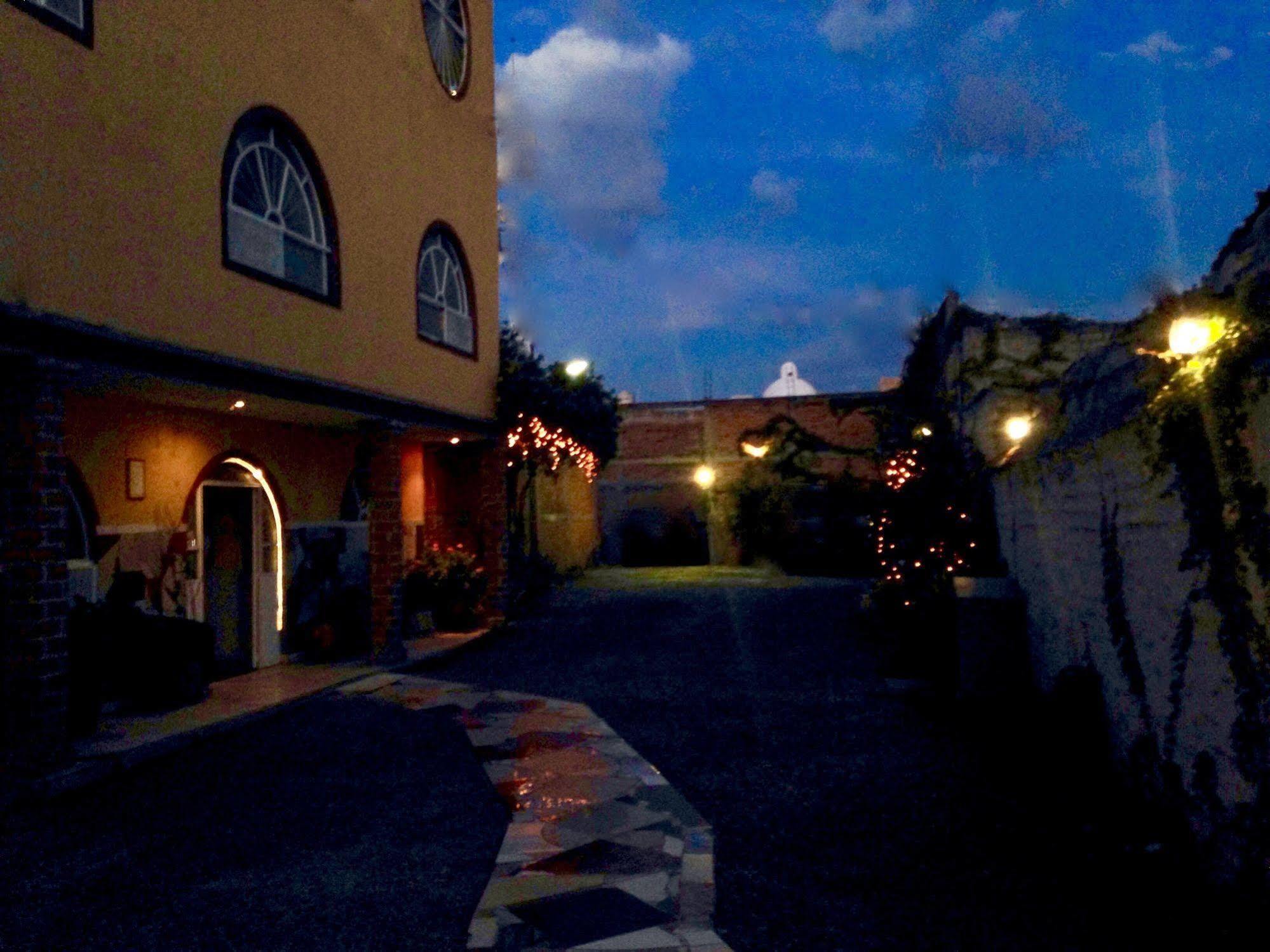 Hotel Mi Pueblito Tonala  Bagian luar foto