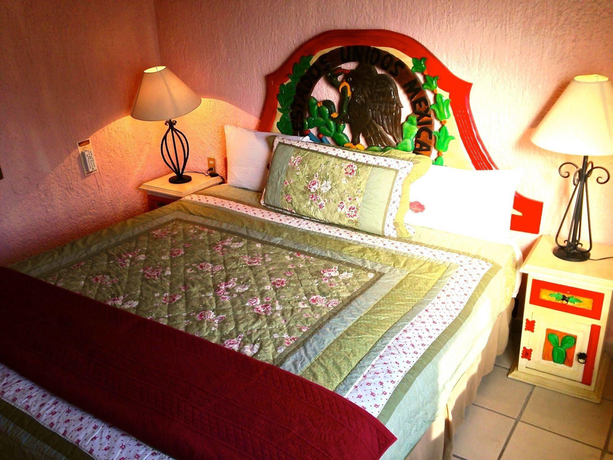 Hotel Mi Pueblito Tonala  Bagian luar foto