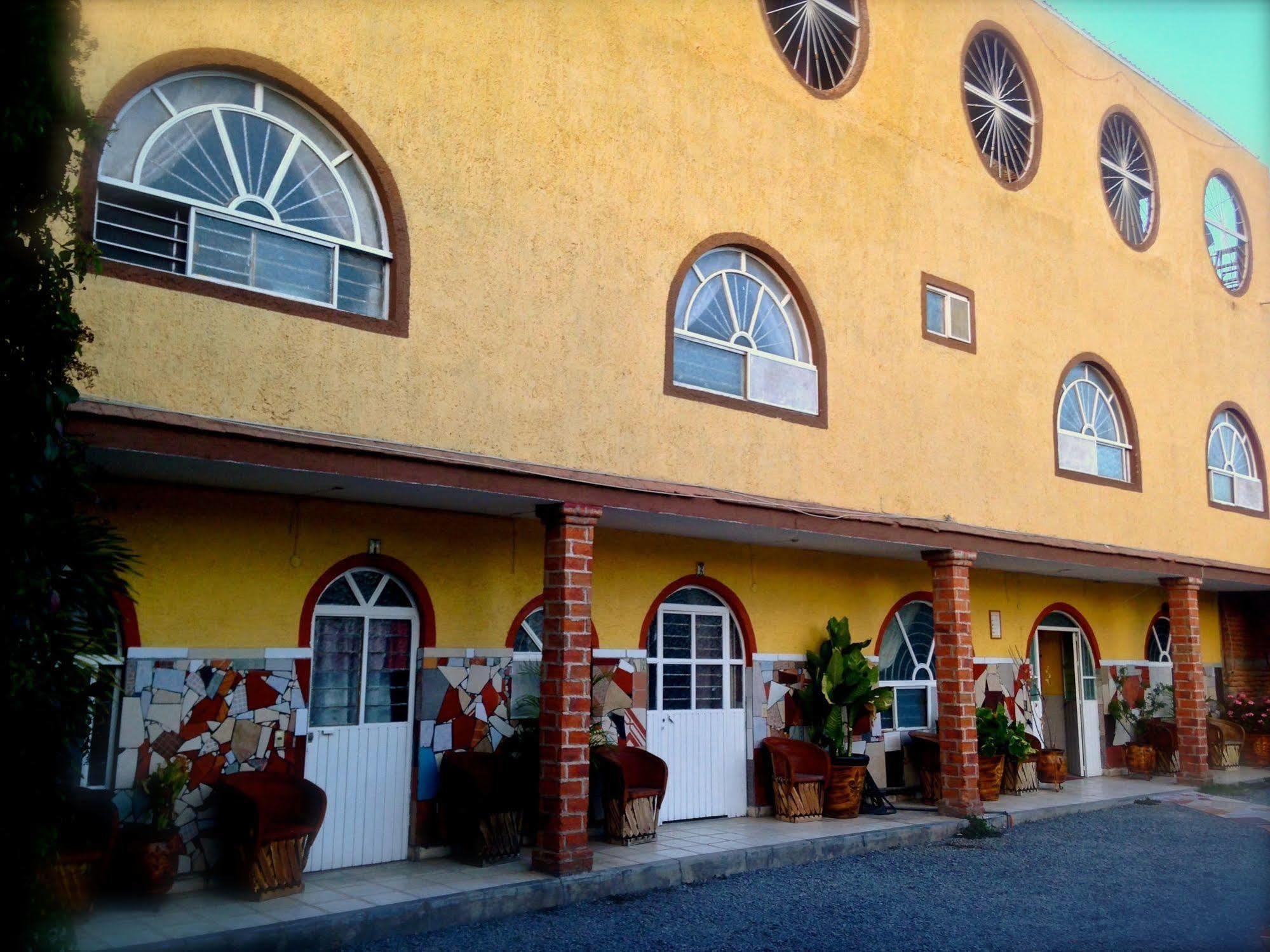 Hotel Mi Pueblito Tonala  Bagian luar foto