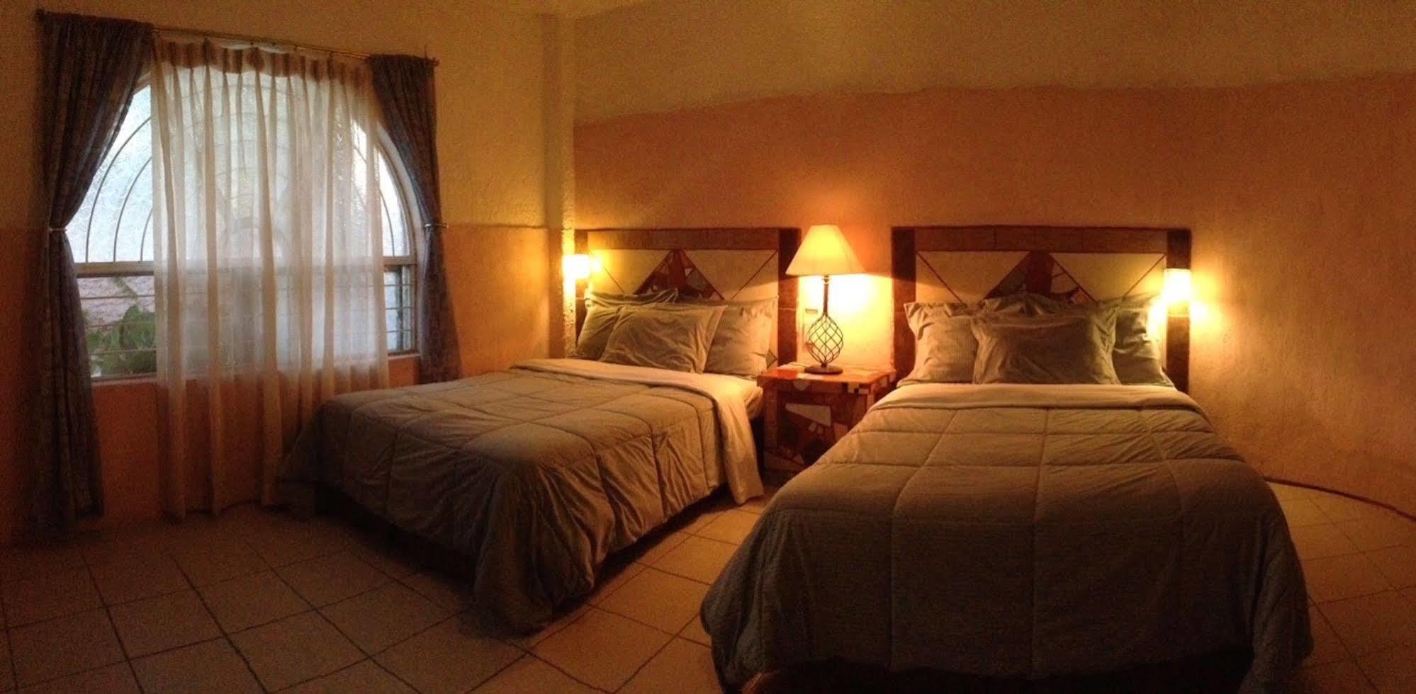 Hotel Mi Pueblito Tonala  Bagian luar foto