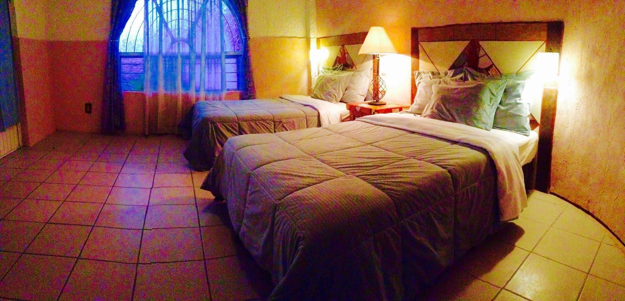 Hotel Mi Pueblito Tonala  Bagian luar foto