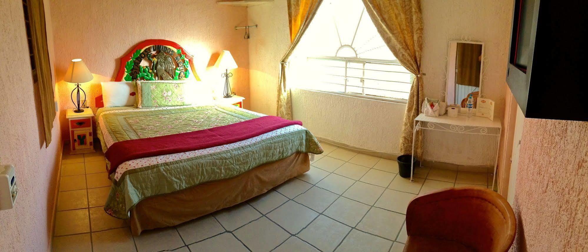 Hotel Mi Pueblito Tonala  Bagian luar foto