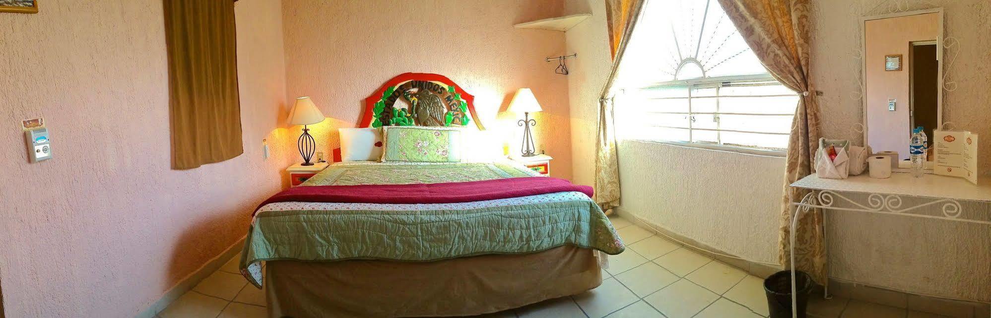 Hotel Mi Pueblito Tonala  Bagian luar foto