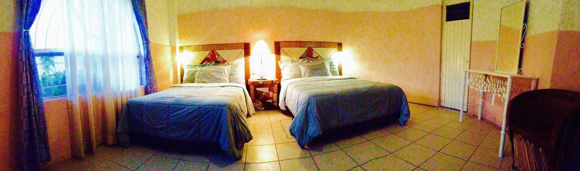 Hotel Mi Pueblito Tonala  Bagian luar foto